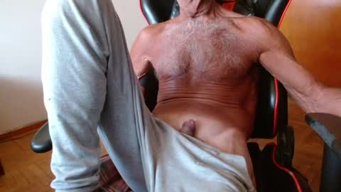 Snapshot of mjmadurengue chatting on April 9, 2026, 1:27 pm Mario jose online show from April 9, 2026, 1:27 pm