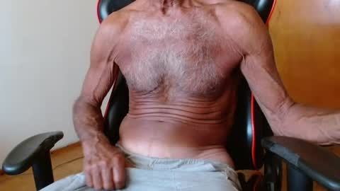 Snapshot of mjmadurengue chatting on April 11, 2026, 11:47 am Mario jose online show from April 11, 2026, 11:47 am