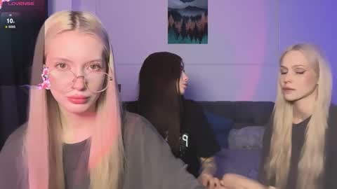 Snapshot of mmkakpoxyi22 chatting on March 27, 2026, 4:40 am alice and ray online show from March 27, 2026, 4:40 am