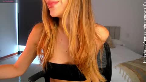 MAYRA   online show from October 5, 2025, 8:18 pm