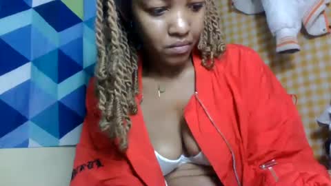 Snapshot of mmyriame chatting on July 19, 2026, 9:29 pm mmyriame online show from July 19, 2026, 9:29 pm