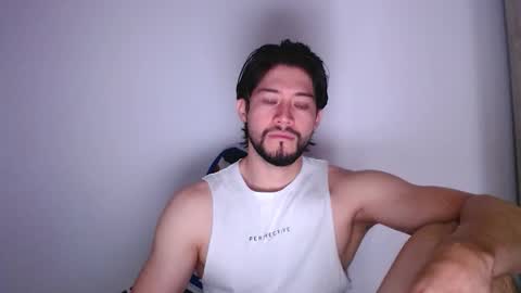 MNT O VILA online show from December 17, 2025, 6:58 pm