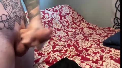 MNTuiLa online show from September 25, 2025, 1:04 pm