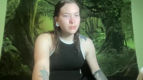 Snapshot of mo0n_goddess chatting on April 7, 2026, 2:45 am Misty online show from April 7, 2026, 2:45 am