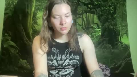 Snapshot of mo0n_goddess chatting on April 8, 2026, 2:55 am Misty online show from April 8, 2026, 2:55 am