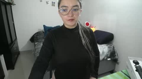 Sam online show from September 18, 2025, 11:01 am