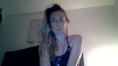 mockingbirds91 online show from April 22, 2026, 2:47 am