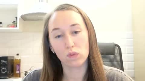 Snapshot of model_10 chatting on October 25, 2025, 1:02 am Tatiana online show from October 25, 2025, 1:02 am