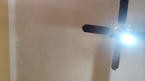 Snapshot of modelo_web18 chatting on October 1, 2025, 12:44 pm camilo online show from October 1, 2025, 12:44 pm