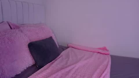 zoe ross online show from July 10, 2026, 7:16 pm