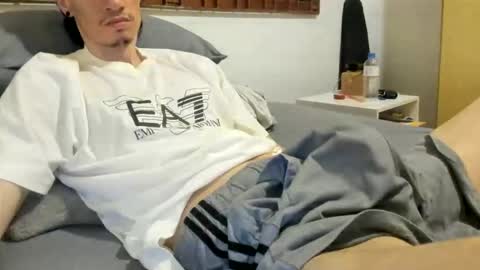 Snapshot of moderdelier chatting on February 14, 2026, 12:51 am DigBreed online show from February 14, 2026, 12:51 am