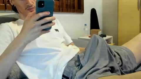 Snapshot of moderdelier chatting on February 15, 2026, 10:58 am DigBreed online show from February 15, 2026, 10:58 am