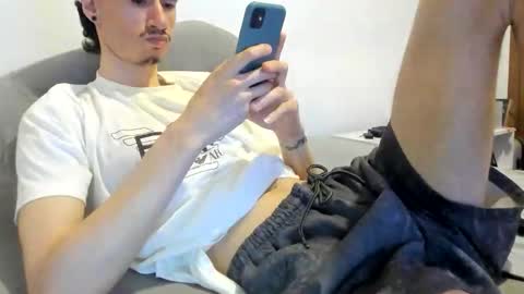 Snapshot of moderdelier chatting on March 22, 2026, 12:03 am DigBreed online show from March 22, 2026, 12:03 am