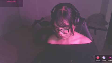 Snapshot of modjo_ chatting on November 22, 2025, 3:49 am Modjo online show from November 22, 2025, 3:49 am