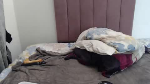 Mogheul Slay online show from March 12, 2026, 1:23 am