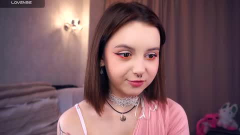 Snapshot of moiregathright chatting on October 9, 2025, 6:44 am My name is Eda online show from October 9, 2025, 6:44 am