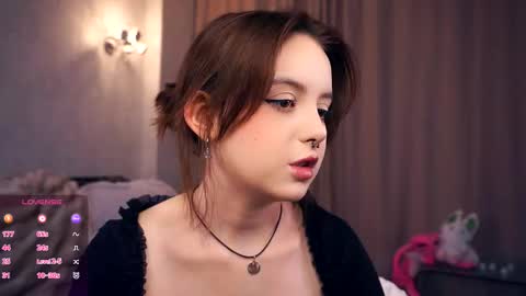 Snapshot of moiregathright chatting on October 13, 2025, 5:18 am My name is Eda online show from October 13, 2025, 5:18 am