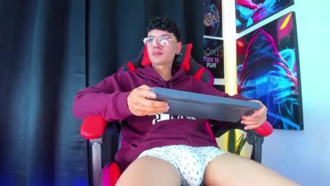 Snapshot of moises_23cm chatting on February 4, 2025, 5:53 am moises_23cm online show from February 4, 2025, 5:53 am