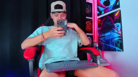 Snapshot of moises_23cm chatting on March 6, 2025, 4:17 pm moises_23cm online show from March 6, 2025, 4:17 pm
