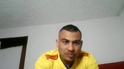 Snapshot of moises_athlon chatting on July 4, 2026, 3:56 am Moises Athlon online show from July 4, 2026, 3:56 am