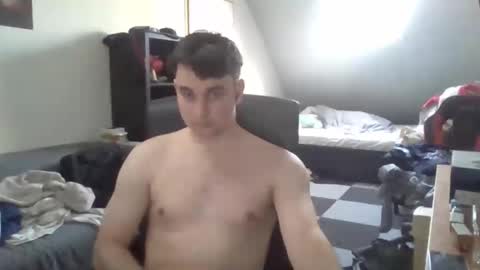 moistbreadstick online show from April 24, 2026, 4:20 pm