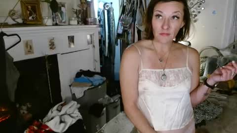 MoistKnickerChick online show from December 2, 2024, 4:42 am