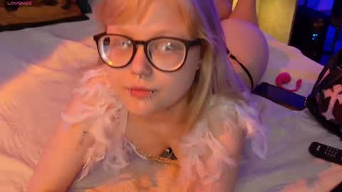 Snapshot of moliqin chatting on May 25, 2026, 8:53 am moliqin online show from May 25, 2026, 8:53 am