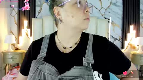 Snapshot of molliebue1 chatting on October 8, 2025, 12:36 pm Hey Guys  Im Mollie online show from October 8, 2025, 12:36 pm