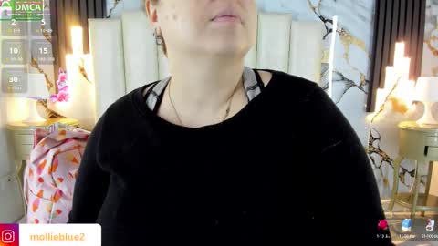 Snapshot of molliebue1 chatting on October 25, 2025, 12:45 pm Hey Guys  Im Mollie online show from October 25, 2025, 12:45 pm