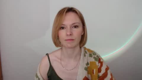 mollilove online show from May 31, 2026, 7:59 am