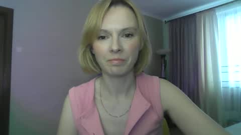 mollilove online show from June 2, 2026, 2:41 pm