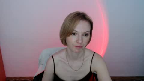 mollilove online show from June 15, 2026, 9:22 am