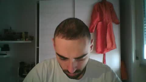 mollo20 online show from December 5, 2025, 2:25 pm