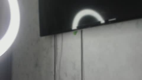 Snapshot of molly_555 chatting on October 30, 2025, 2:35 am Sima online show from October 30, 2025, 2:35 am