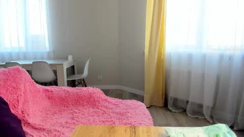 Snapshot of molly_555 chatting on February 24, 2026, 8:12 am Sima online show from February 24, 2026, 8:12 am