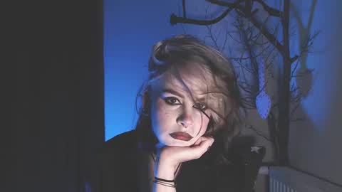 Molly Crow online show from January 7, 2025, 11:24 pm