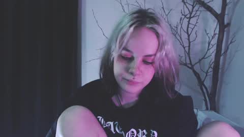 Molly Crow online show from January 31, 2025, 1:43 am