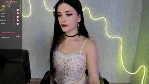 Molly - online show from November 30, 2025, 4:49 am