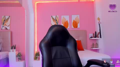 Snapshot of molly_h0t chatting on October 20, 2025, 12:16 pm online show from October 20, 2025, 12:16 pm