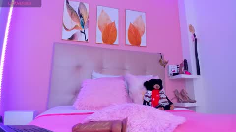 Snapshot of molly_h0t chatting on November 13, 2025, 1:10 pm online show from November 13, 2025, 1:10 pm