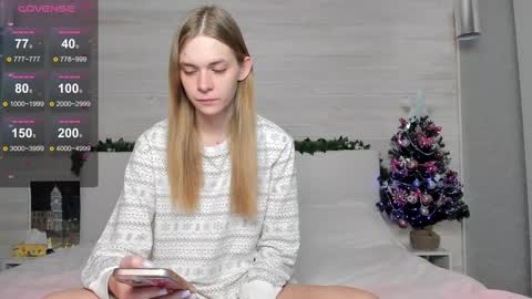 Molly Hunt online show from December 30, 2024, 3:47 am