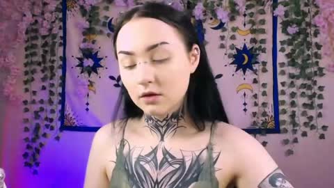 molly_kisss online show from May 6, 2026, 5:35 am