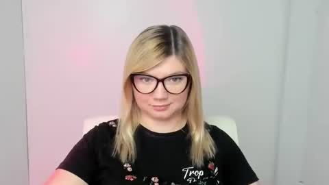 Molly online show from September 22, 2025, 11:45 am