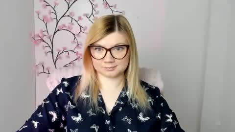 Molly online show from April 22, 2026, 11:34 am