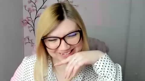 Molly online show from April 27, 2026, 11:30 am
