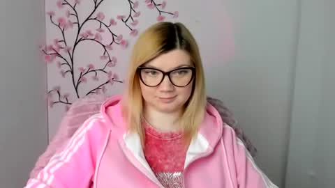 Molly online show from May 2, 2026, 11:37 am