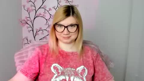 Molly online show from May 9, 2026, 5:45 am