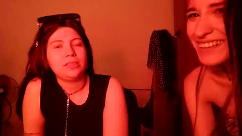 Snapshot of molly_popp chatting on December 21, 2024, 5:03 am Molly Pop online show from December 21, 2024, 5:03 am