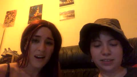 Snapshot of molly_popp chatting on January 3, 2025, 1:27 am Molly Pop online show from January 3, 2025, 1:27 am