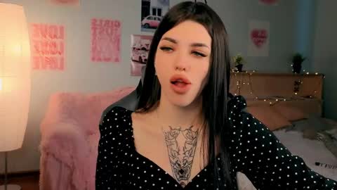 Molly online show from April 15, 2026, 4:08 am